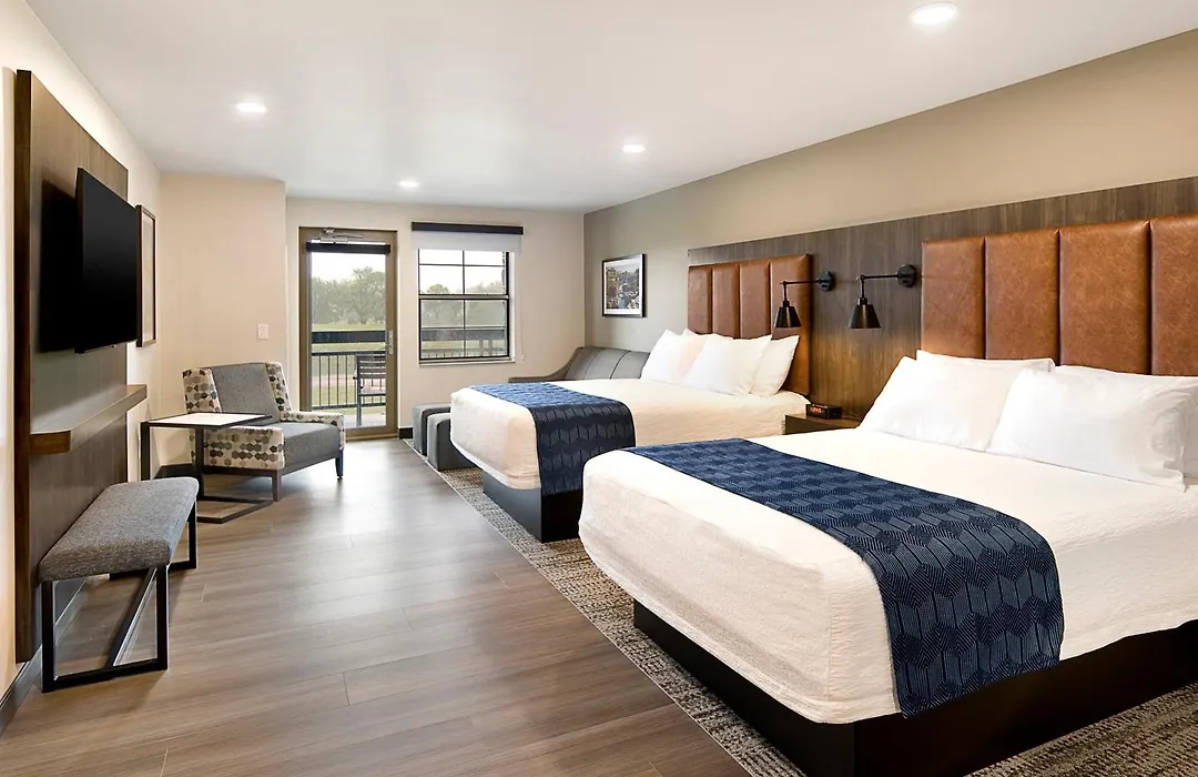 Clubhouse Hotel Sioux Falls-1